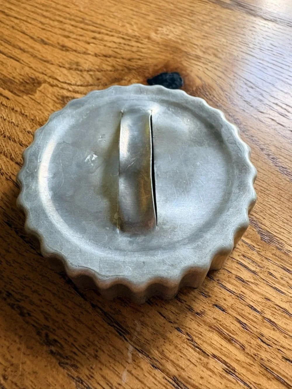 Vintage round metal tin scalloped cookie biscuit cutter